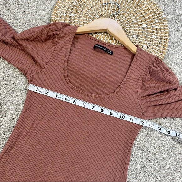 Abercrombie & Fitch Women’s Ribbed Puff Sleeve Longsleeve Shirt in Mauve M - Picture 13 of 13